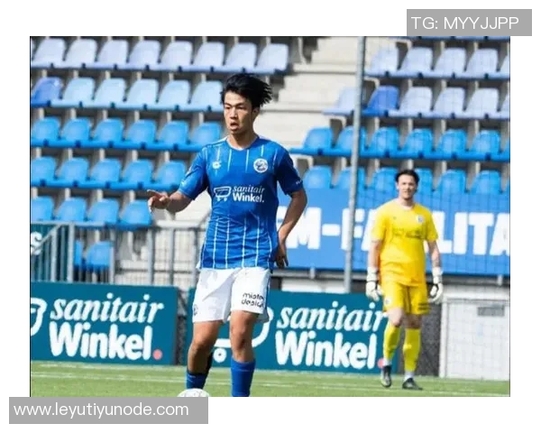 王博豪谈荷乙经历称新位置锻炼价值巨大体能状态良好