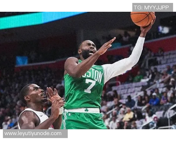 杰伦布朗带领球队逆转胜利19投9中砍下29分助攻4次第三节独得17分 杰伦布朗带领球队逆转胜利19投9中砍下29分助攻4次第三节独得17分