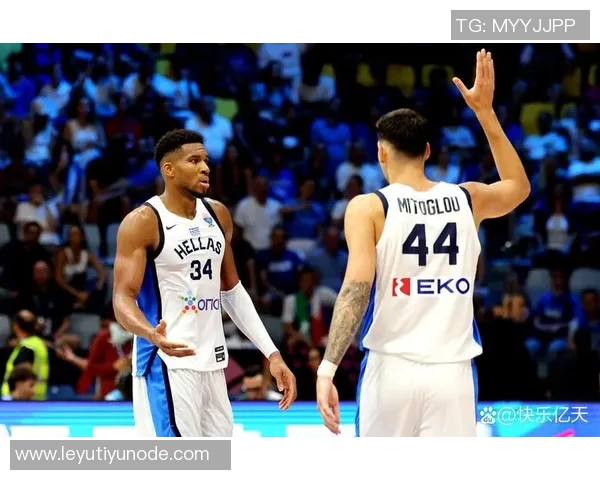 历史仅有三支球队在单赛季实现三名球员得分超过50的壮举