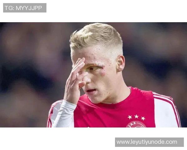 阿贾克斯俱乐部球探与引援主管凯文德朗宣布辞职引发关注