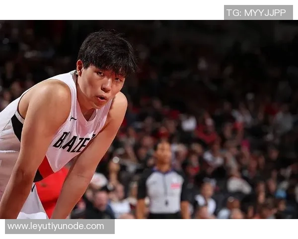 杨瀚森在篮下对抗能力不足前场篮板和挡拆时易遭犯规困扰